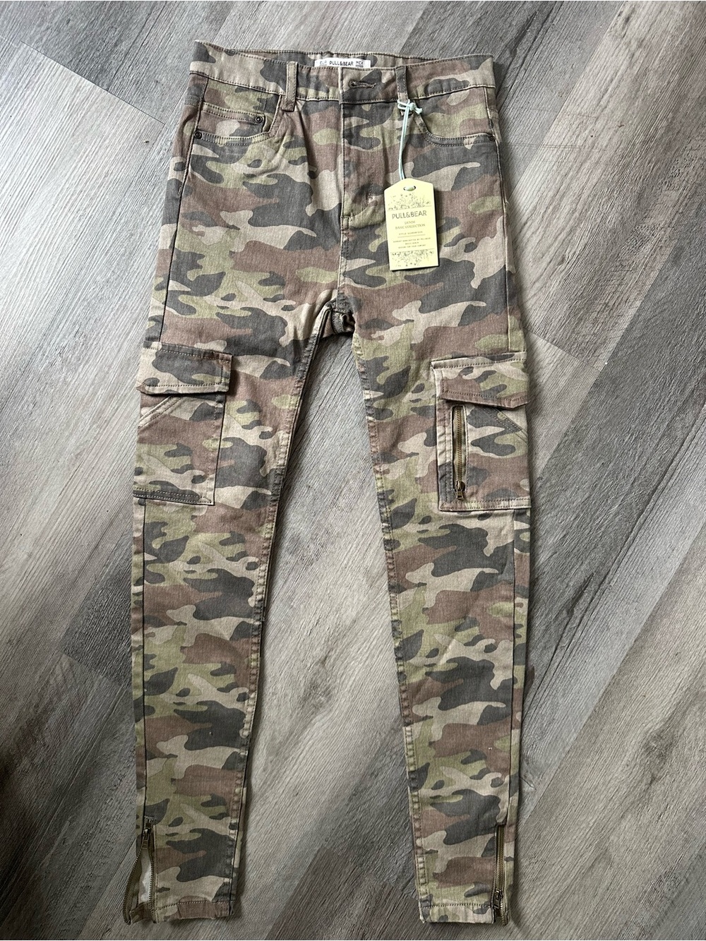 ✨NWT Pull&Bear Camouflage Cargo Pants